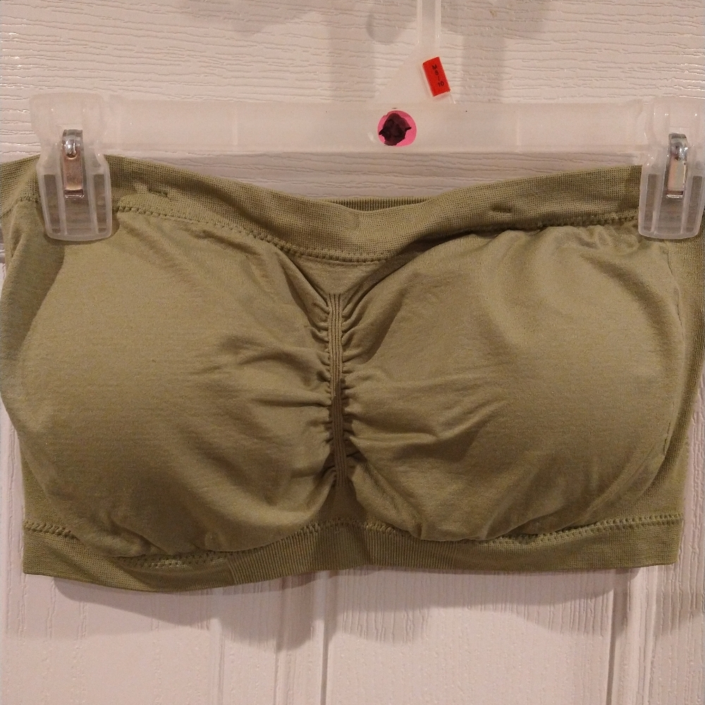 Strapless bra. Stretchy. 1X-2X